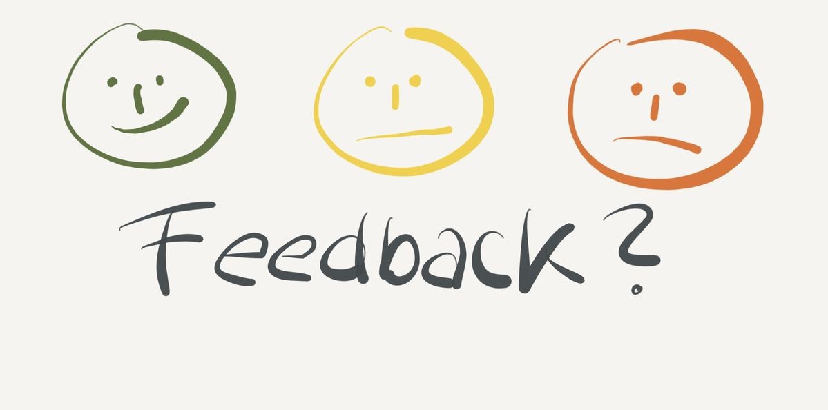 Ilustração de feedback com rostos a indicar diferentes níveis de satisfação