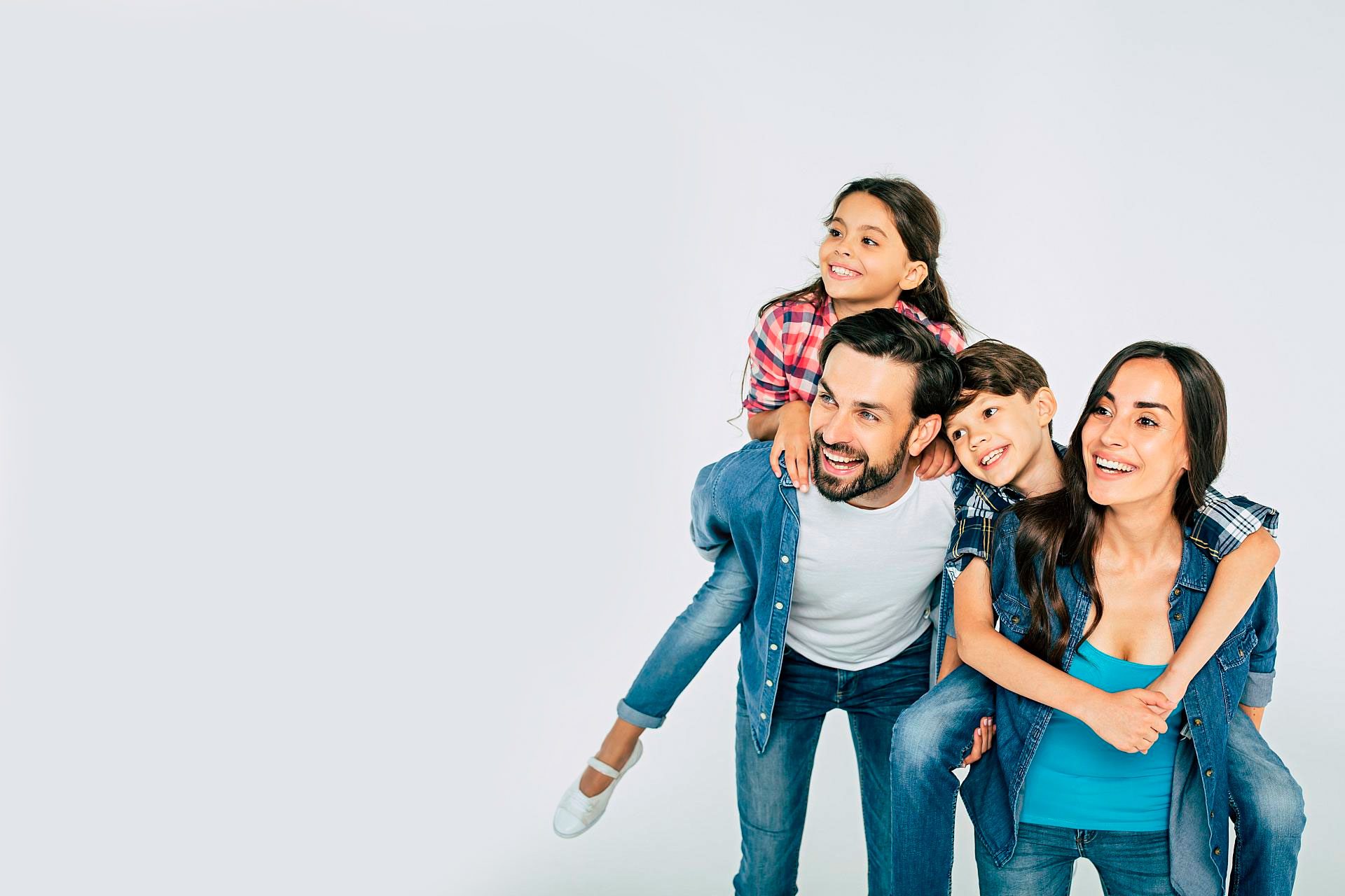 Família a organizar o orçamento doméstico